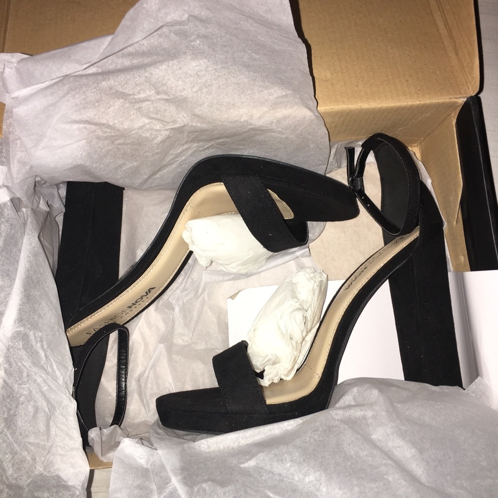 Fashion nova heels